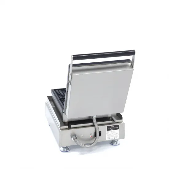 Waffle Maker - 4 small square waffles - adjustable thermostat and timer
