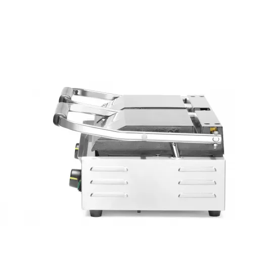 Contact grill with two plates - smooth and ribbed